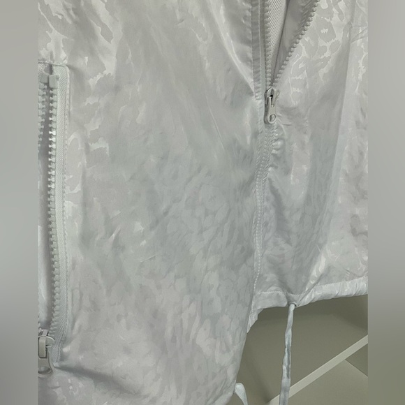 Zyia Women’s Front Zip Long Sleeve White Bomber Windbreaker Jacket Large - Picture 9 of 12